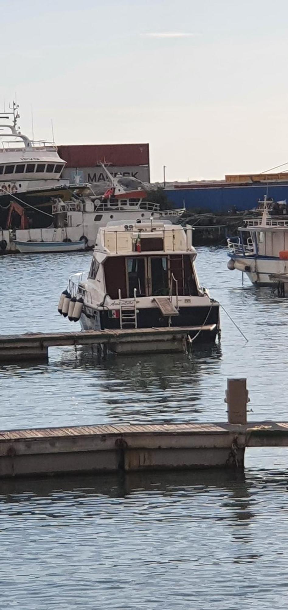 Salerno Yacht Hotel Phòng bức ảnh